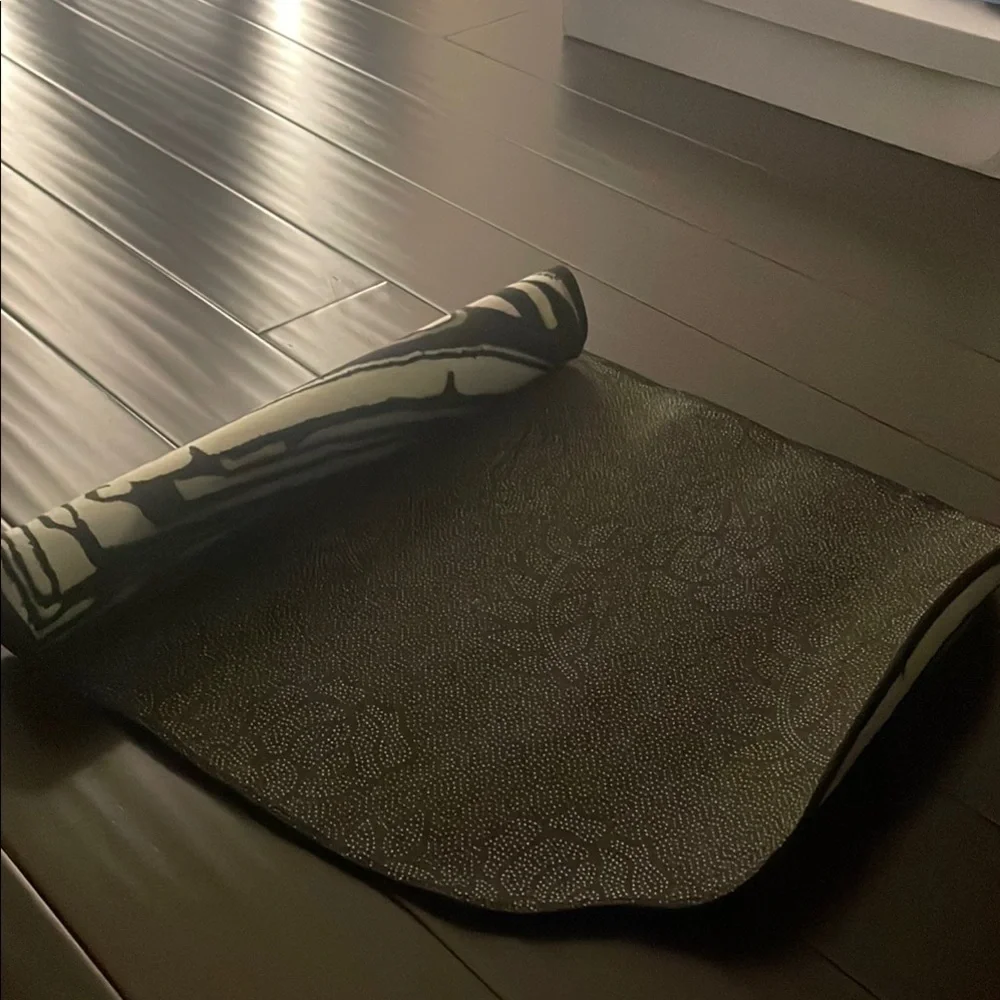 Money Roll Rug - Picture 2 of 2